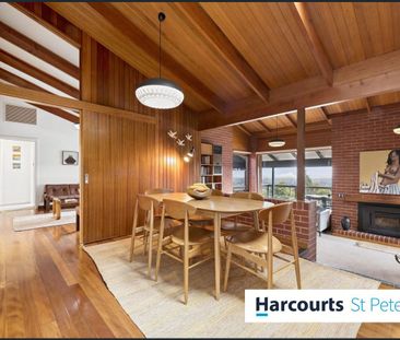 Spacious Family Home with Pool & Stunning City Views in Prestigious... - Photo 3