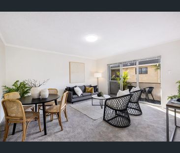 Modern North Facing Apartment - Photo 1