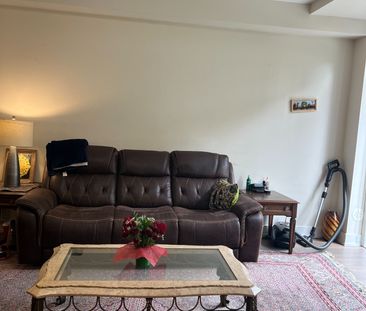 For Lease - 2 Phelps Lane Unit# 10, Richmond Hill, Ontario - Photo 3