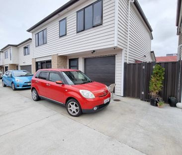 5 bedrooms Modern family home in Papatoetoe - Photo 6