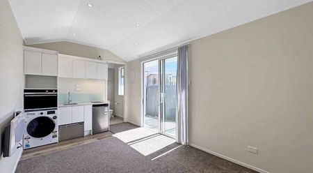 Welcome home to 81A Endeavour Street - Photo 4