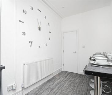 1 bed house share to rent in Hollingreave Road, Burnley, BB11 - Photo 2
