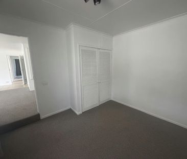 Renovated Family Home in Windradyne - Photo 4