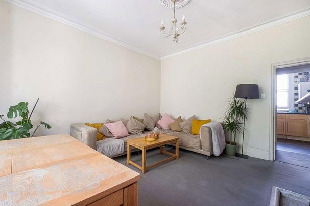 3 bedroom flat to rent - Photo 1