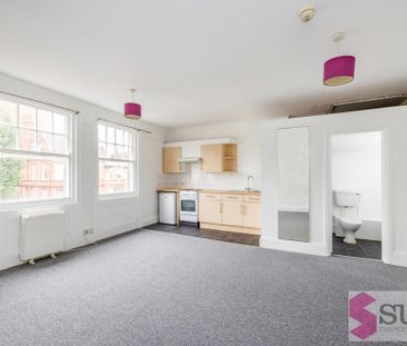 Studio to rent - Photo 2