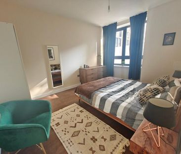 4 bedroom flat share to rent - Photo 3