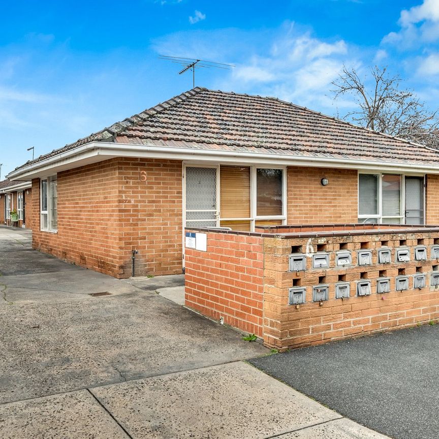 4/6 Garnet Street, Brunswick VIC 3056 - Photo 1