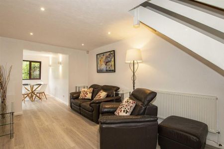 2 bedroom semi-detached house to rent - Photo 2