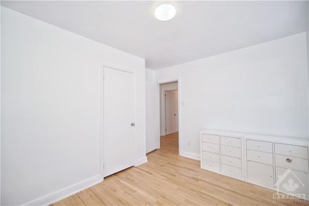 For Lease - 1347 Dorchester Avenue, Carlington - Central Park, Ontario - Photo 2