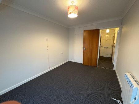 1 bedroom retirement property to rent - Photo 5