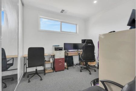 “Hi, I’m Your Easy, Modern Living in a Great Spot” - Photo 5