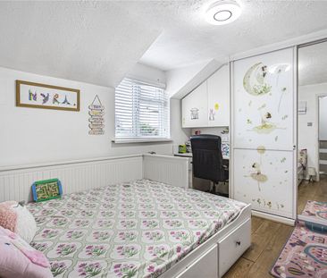 Worple Road, Staines-upon-Thames, Surrey, TW18 1EF - Photo 1