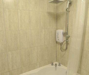 Salisbury Street - Photo 5