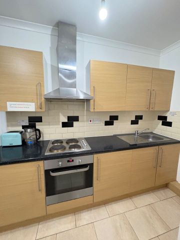 Room in a Shared Flat, High Road Leytonstone, E11 - Photo 4