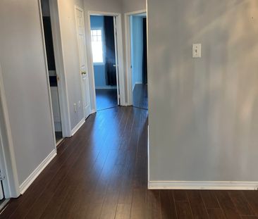 For Lease - 7 Settler's Court, Whitby, Ontario - Photo 1