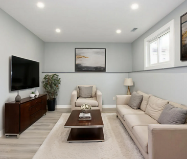 Spacious 2 Bedroom Lower Unit in Welland!! - Photo 5