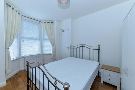 202 Ravenhill Road, Belfast, BT6 8EF - Photo 4