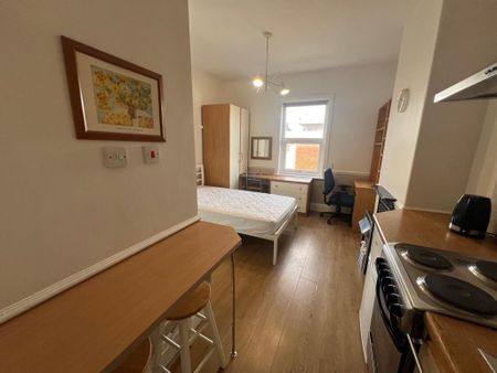 Studio to rent - Photo 5