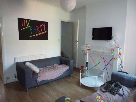 4 bedroom terraced house to rent - Photo 2