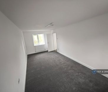 2 bedroom maisonette to rent - Photo 4