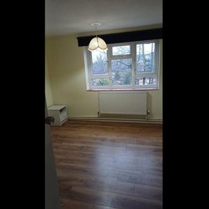 Room in a Shared Flat, West House Close, SW19 - Photo 2