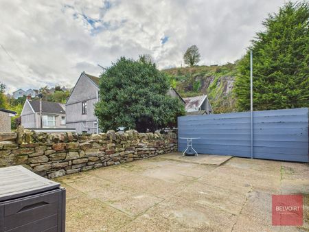 Terraced House to rent on - Photo 3