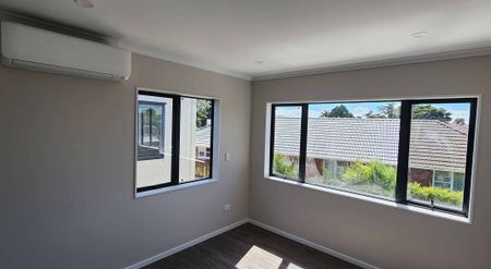 Brand new 5 bedroom townhouse - Photo 5