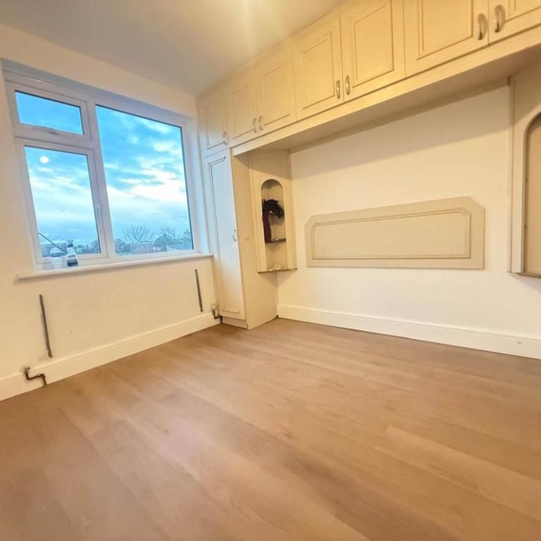 4 bedroom semi-detached house to rent - Photo 1