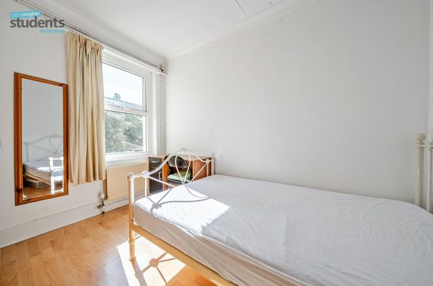 4 bedroom terraced house to rent - Photo 1