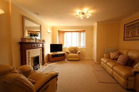 Farundles Avenue, Warndon Villages, Worcester, WR4 - Photo 2