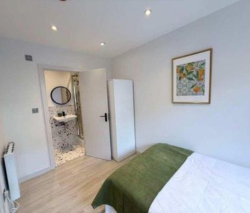 4 bedroom flat to rent - Photo 6