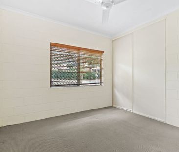 SPACIOUS FAMILY HOME - Photo 5