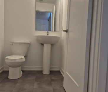 For Lease - 4263 Fourth Avenue Unit# 812, Niagara Falls, Ontario - Photo 1