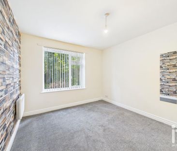 2 bedroom ground floor flat to rent - Photo 3