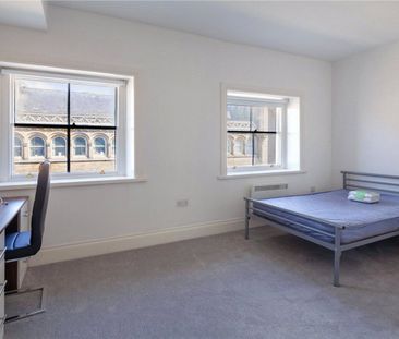 Tite Hall, Huddersfield, HD1 - Photo 5