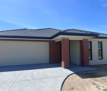 Modern Family Home in Prime Officer Location - Photo 4