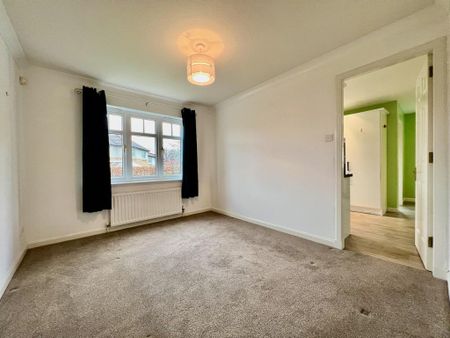 4 bedroom detached house to rent - Photo 3