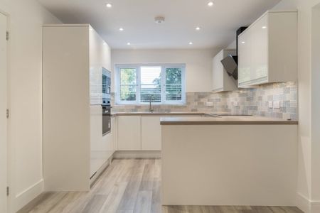 3 bedroom detached house to rent - Photo 4