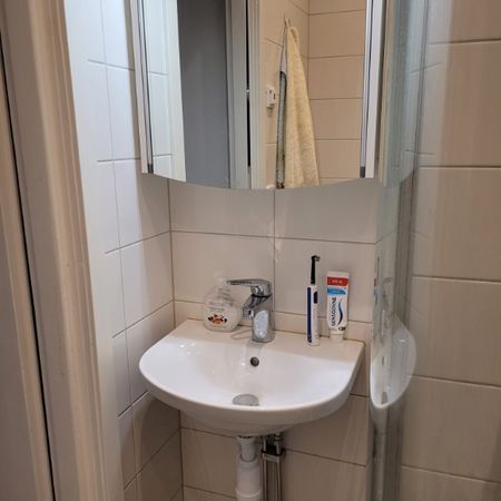 Ljus och välplanerad etta med balkong på Forsskålsgatan i Johanneshov! - Foto 3