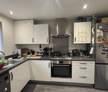 3 bedroom terraced house to rent - Photo 2