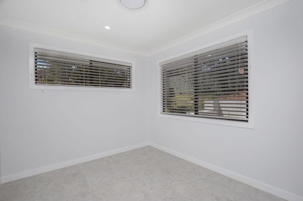 1 Wilga Grove, Ashmore QLD 4214 - House For Rent - $950 | Domain - Photo 1