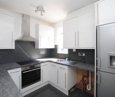 2 bedroom flat to rent - Photo 6