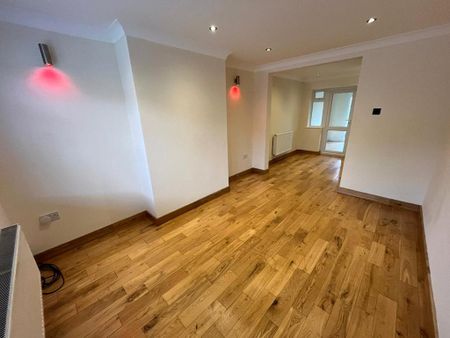 3 bedroom semi-detached house to rent - Photo 2