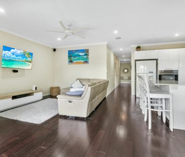 Five Bedroom + Study Fully Furnished Coastal Home � 6 Month Lease a... - Photo 1