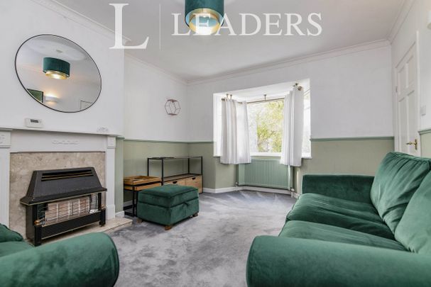 2 bedroom house to rent Hindhead Road, B14 - Photo 1