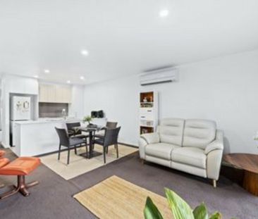 Spacious One Bedroom Apartment - Photo 2