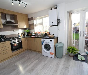 3 bedroom terraced house to rent - Photo 5