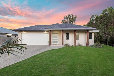 38 Dune Parade, Bushland Beach. - Photo 2