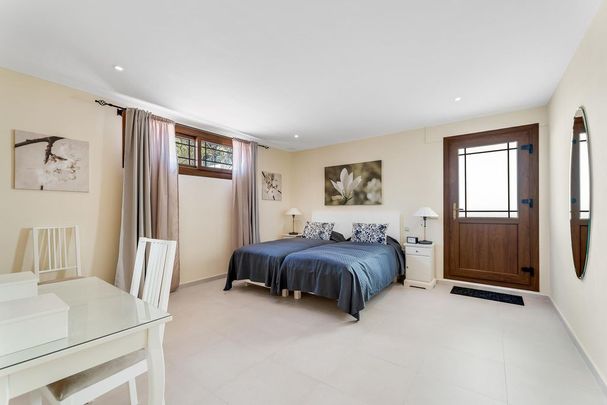 5 bedroom luxury Villa for rent in Marbella, Spain - Photo 1