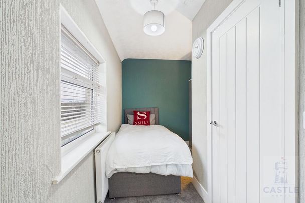 4 bedroom house of multiple occupation to rent - Photo 1